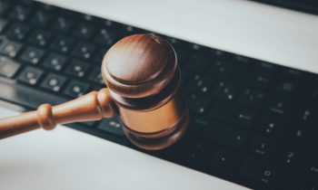 Licenziata perché durante la malattia lavorava come influencer: il Tribunale spagnolo dà torto all’azienda